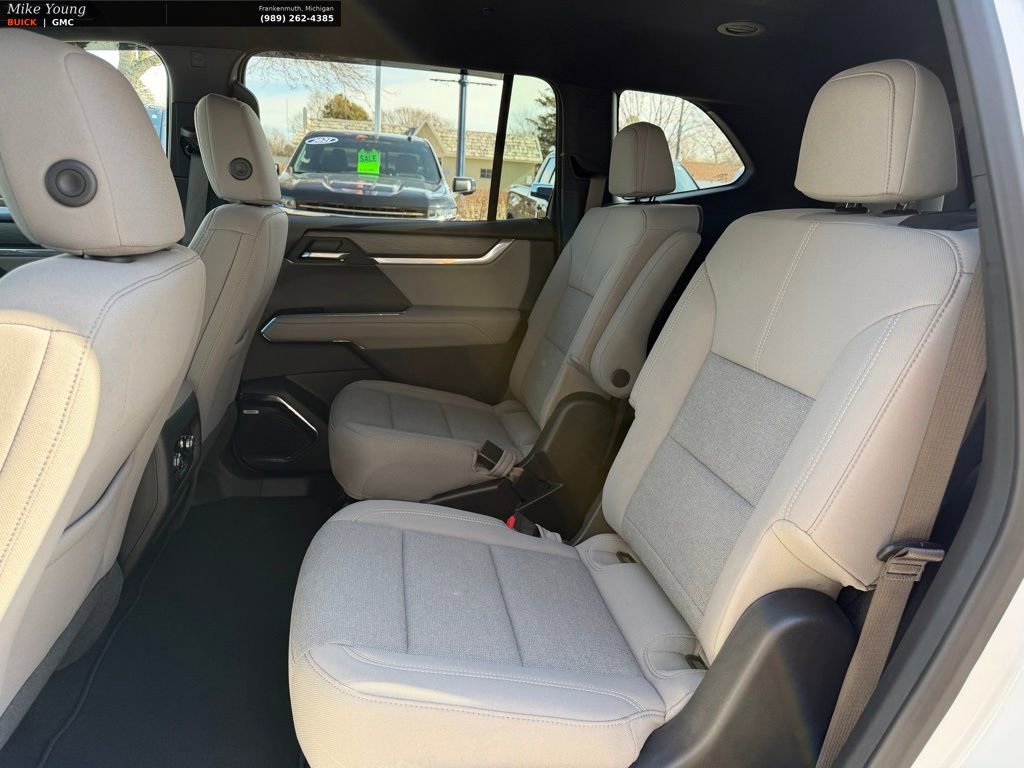 Used 2026 GMC Acadia Elevation image 14