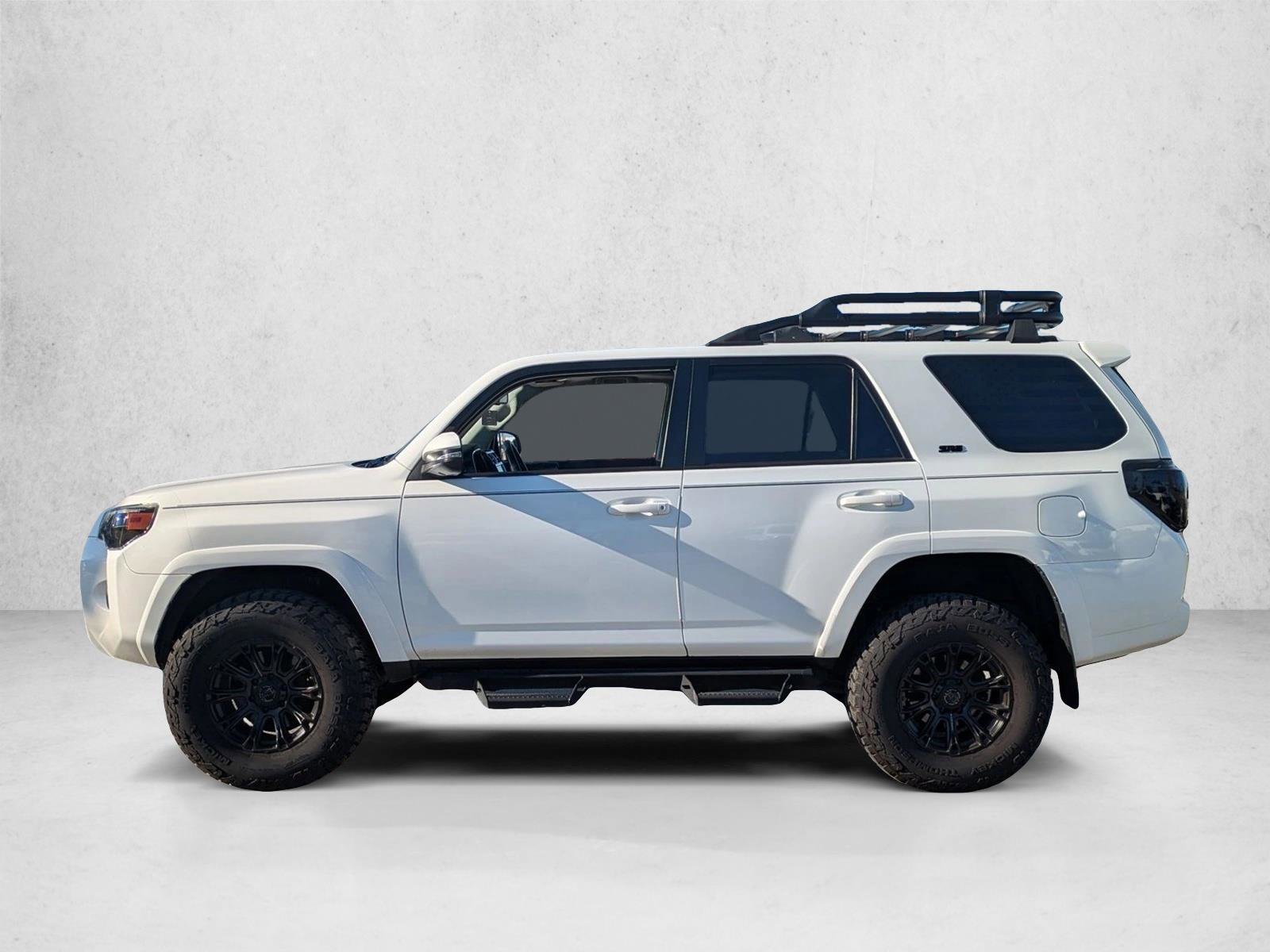 Used 2021 Toyota 4Runner SR5 Premium w/ Moonroof Package AWD/4WD image 5