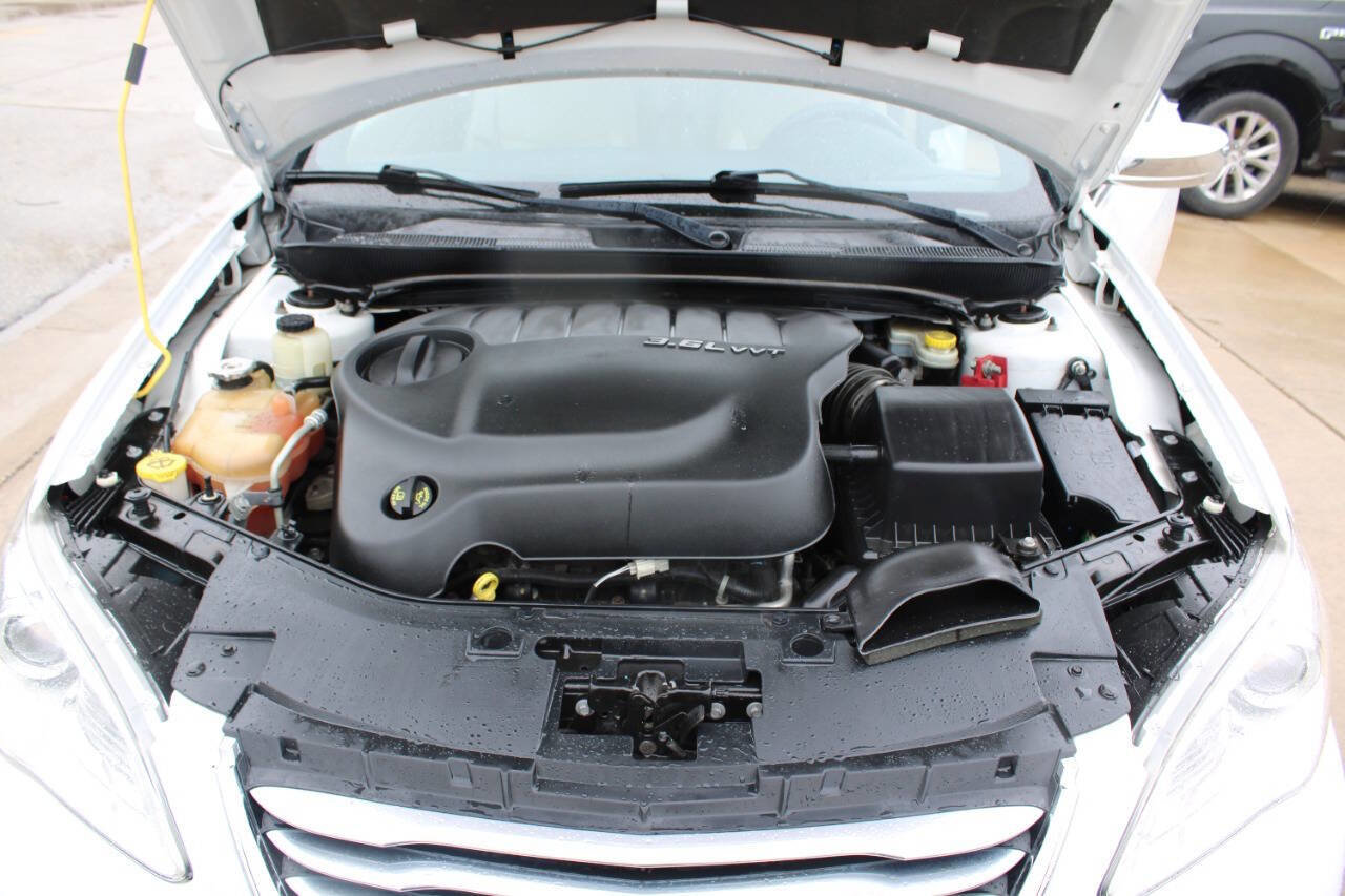 Used 2013 Chrysler 200 Limited image 19