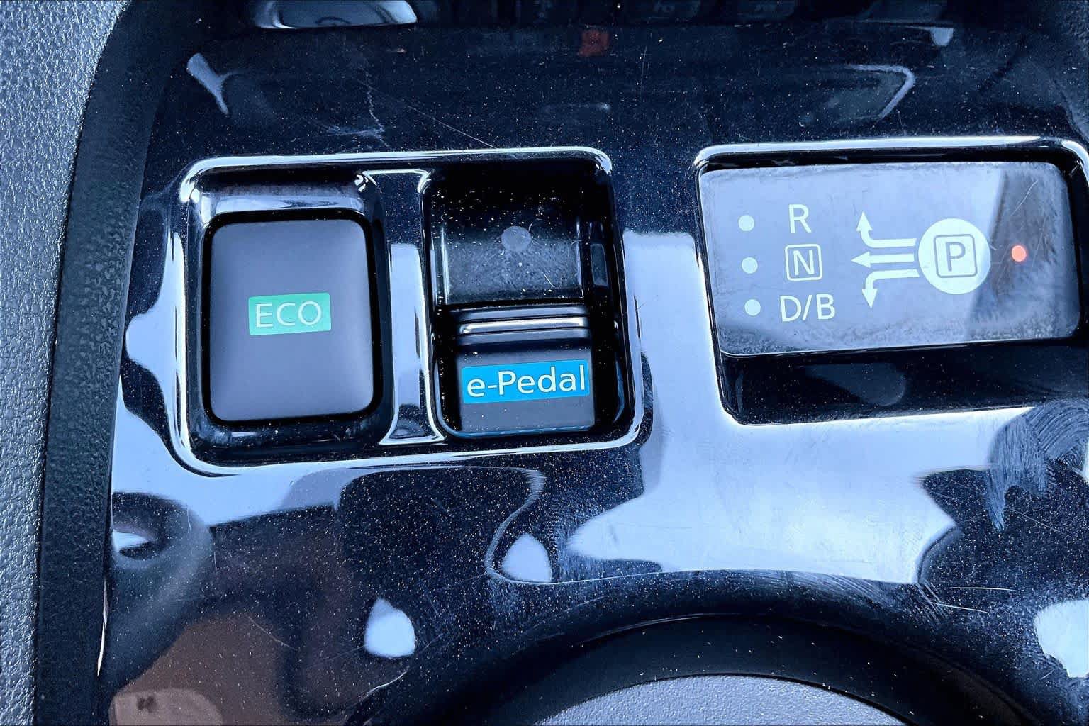 Certified 2024 Nissan Leaf SV Plus FWD image 32