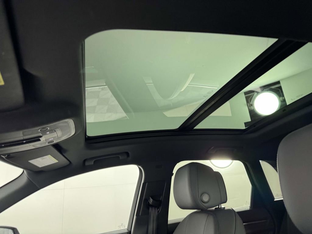 Used 2020 Audi Q3 2.0T Premium Plus w/ Premium Plus Package image 32