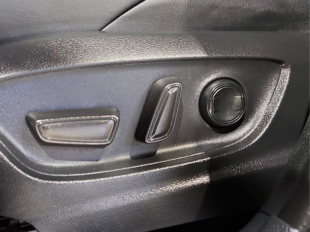 Certified 2024 Toyota Corolla Cross XSE w/ Convenience Package image 19