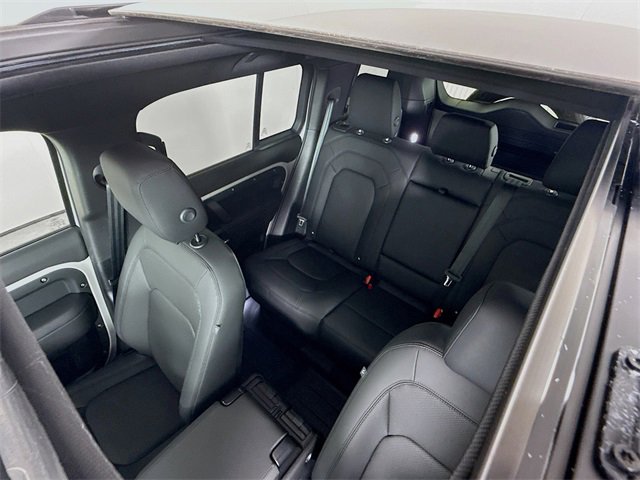 New 2026 Land Rover Defender 110 X-Dynamic SE image 14