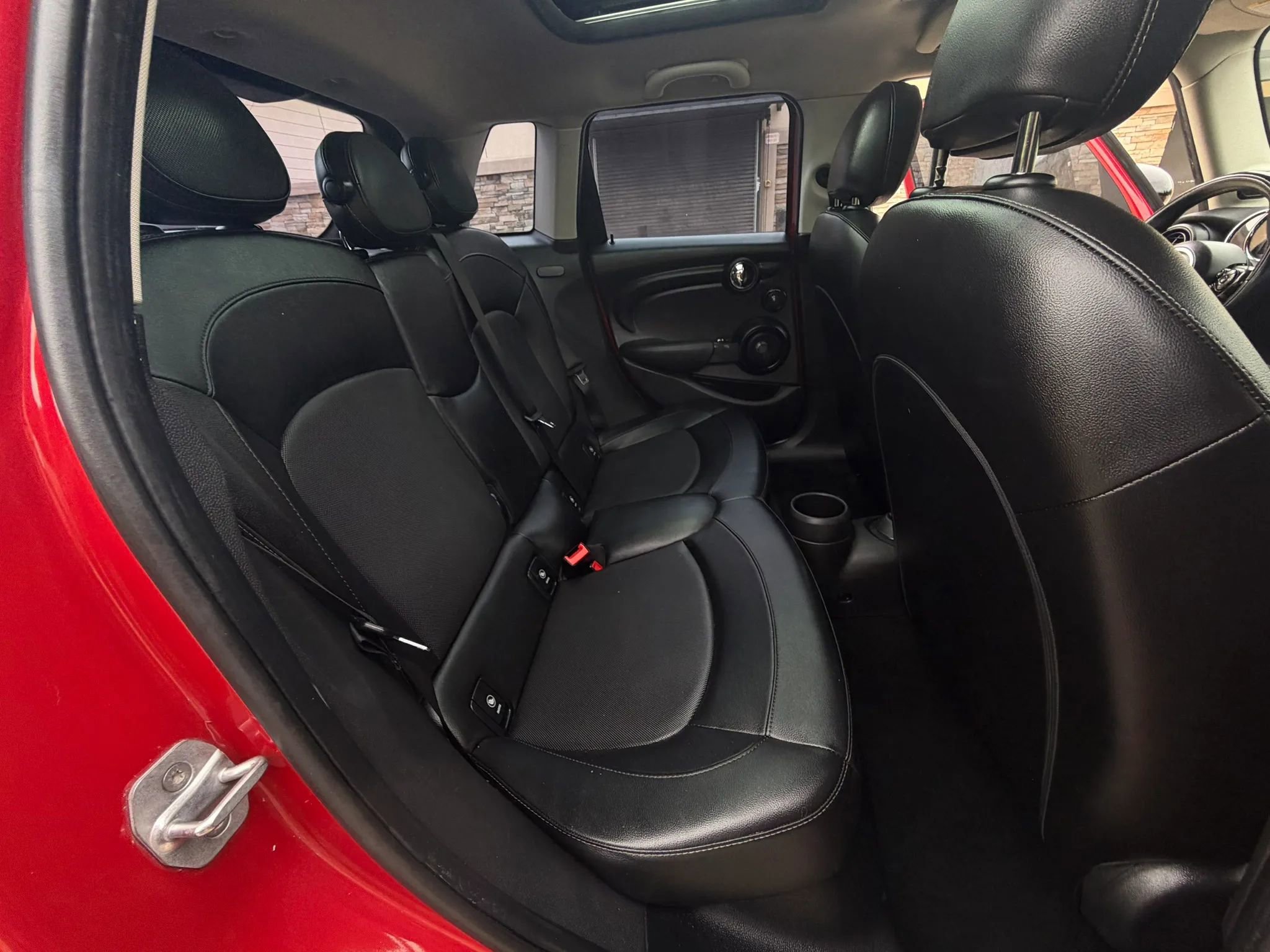 Used 2017 MINI Cooper 4-Door Hardtop FWD image 29