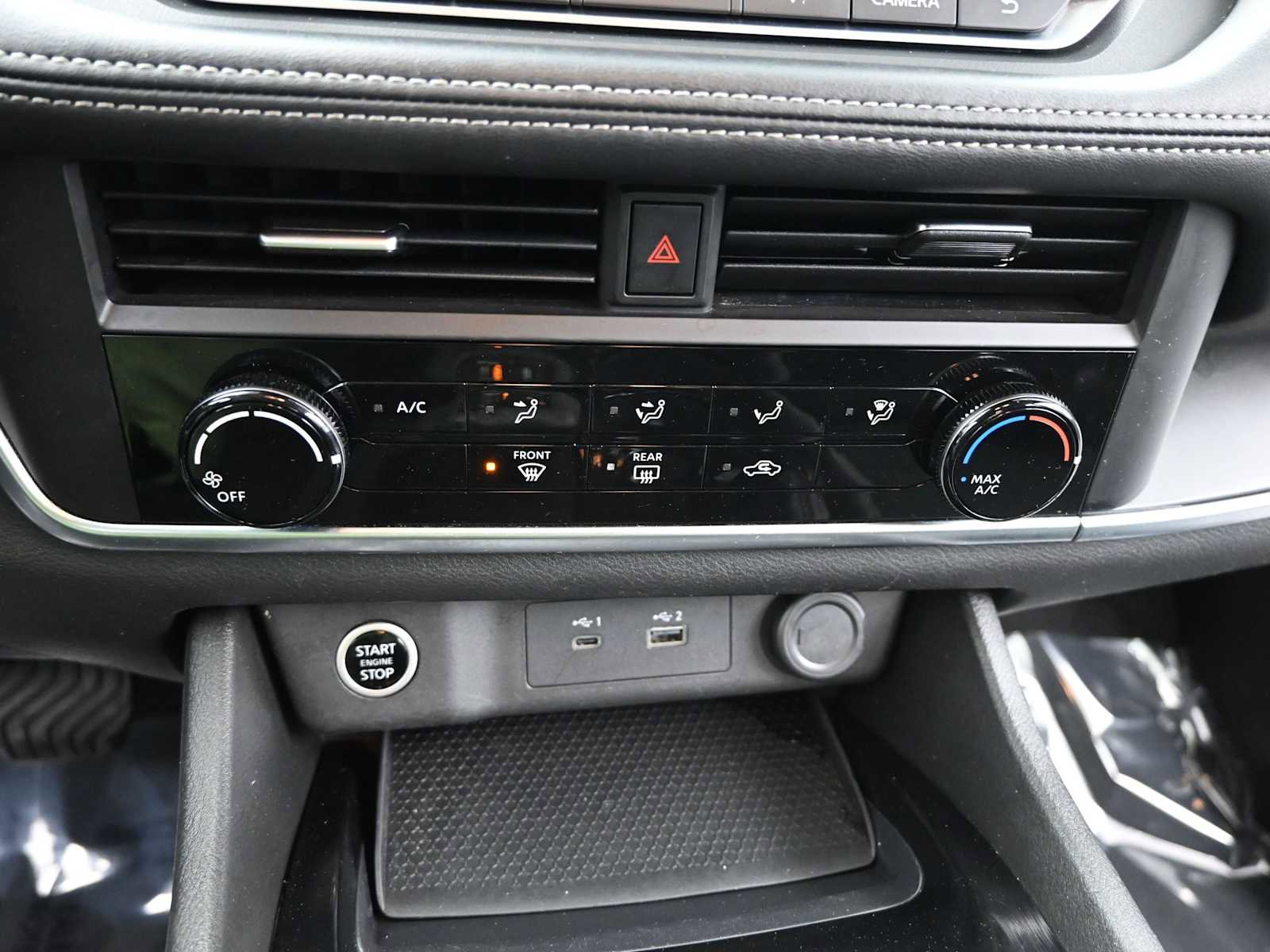 Used 2023 Nissan Rogue S image 18