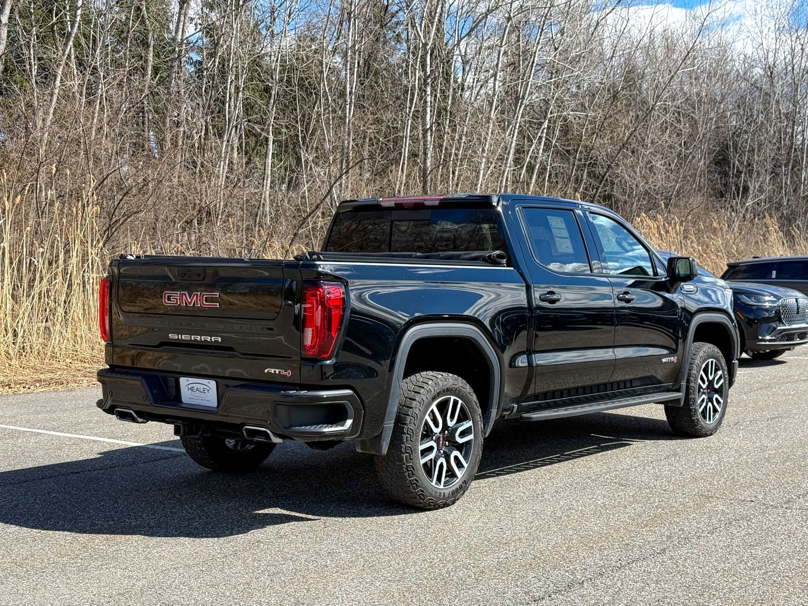 Used 2024 GMC Sierra 1500 AT4 w/ Technology Package image 8
