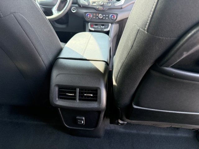 Used 2022 GMC Terrain SLE w/ Driver Convenience Package AWD/4WD image 14