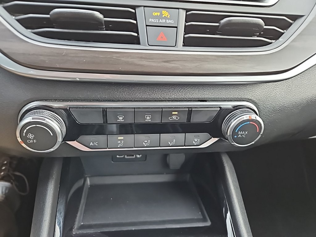 Used 2024 Nissan Altima 2.5 SV FWD image 17
