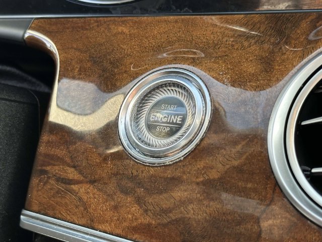 Used 2018 Mercedes-Benz E 300 4MATIC image 22