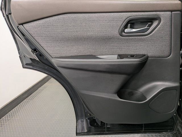 Used 2021 Nissan Rogue SV AWD/4WD image 24