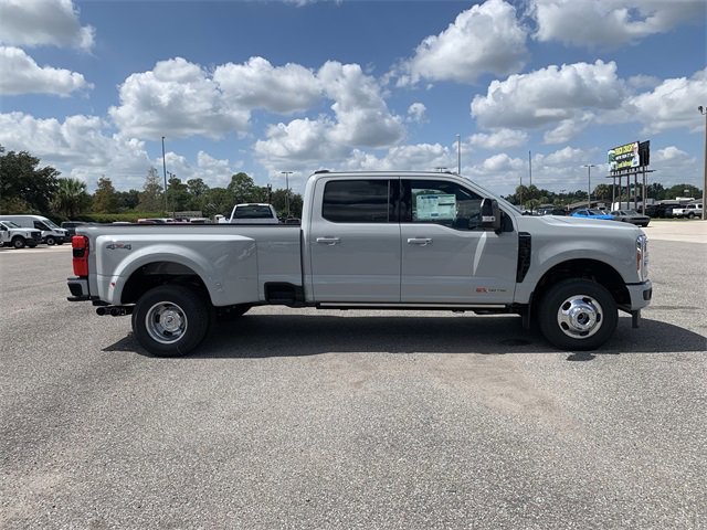 New 2026 Ford F350 Platinum image 3