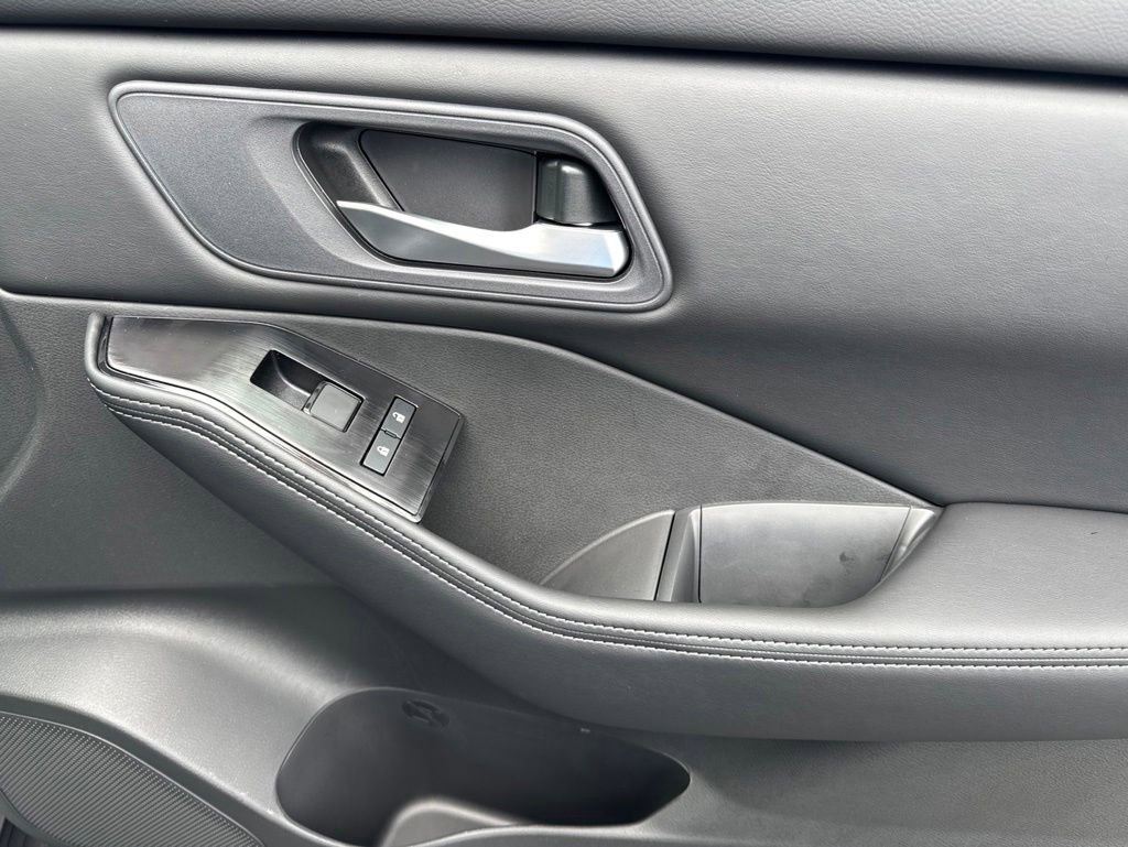 New 2026 Nissan Rogue SV FWD image 17