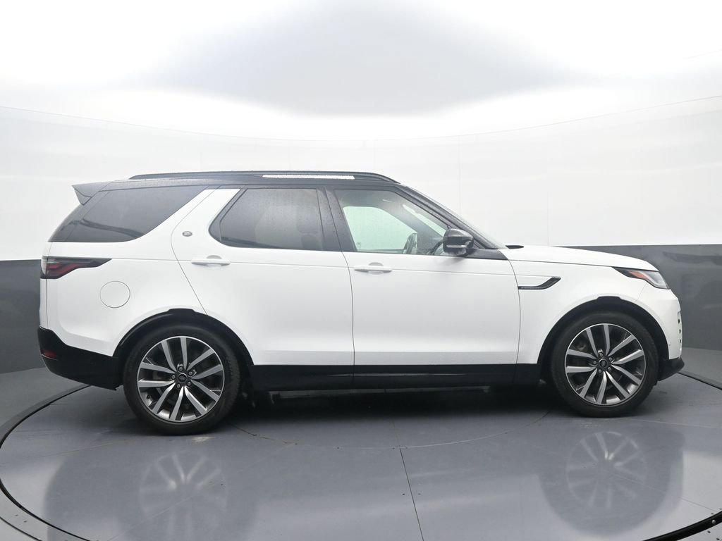 Used 2023 Land Rover Discovery HSE R-Dynamic AWD/4WD image 8