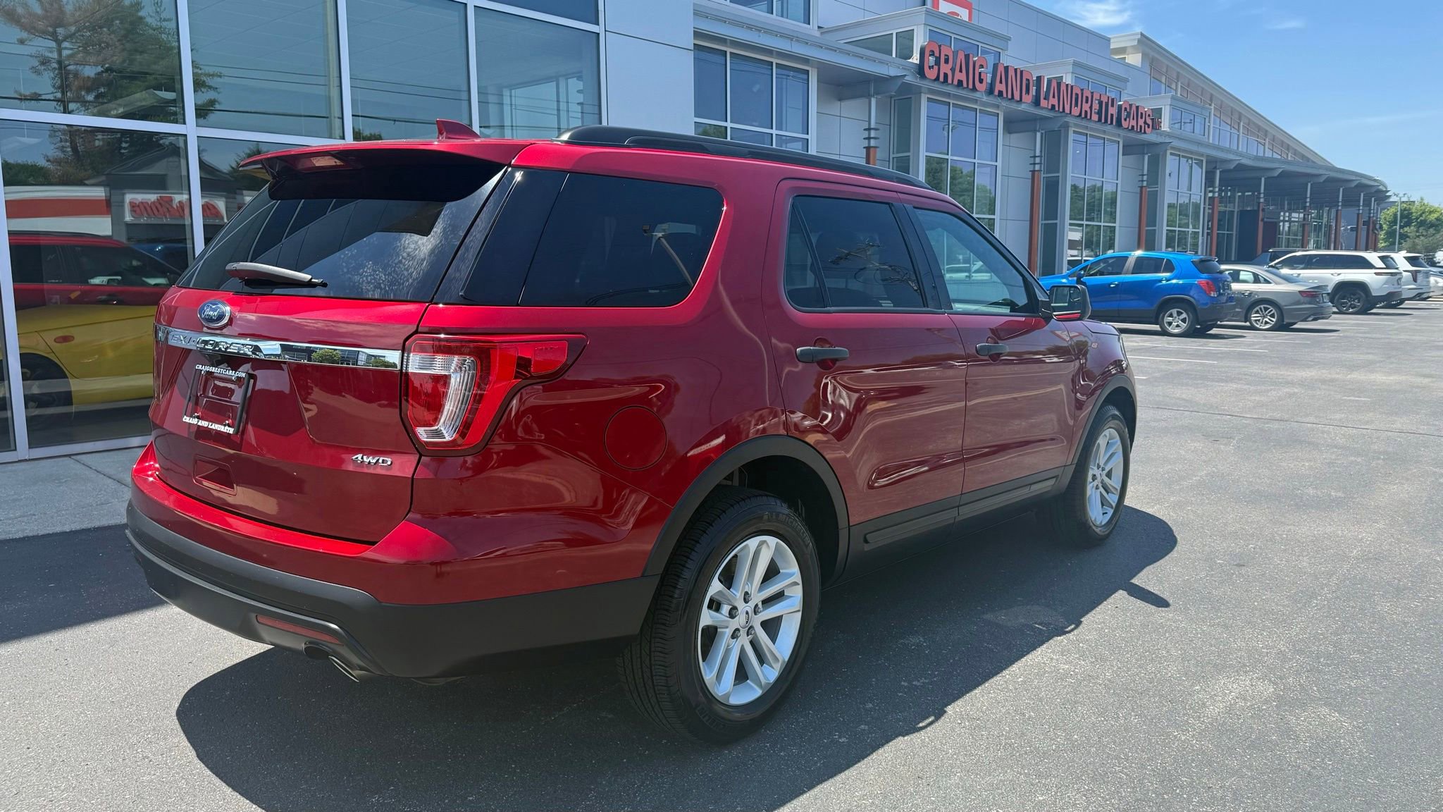 Used 2017 Ford Explorer 4WD image 2