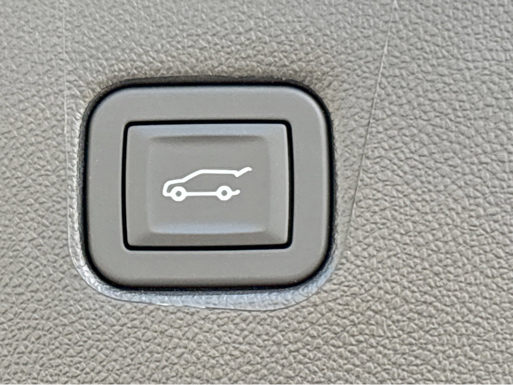 New 2025 Chevrolet Blazer LT w/ Convenience Package FWD image 13