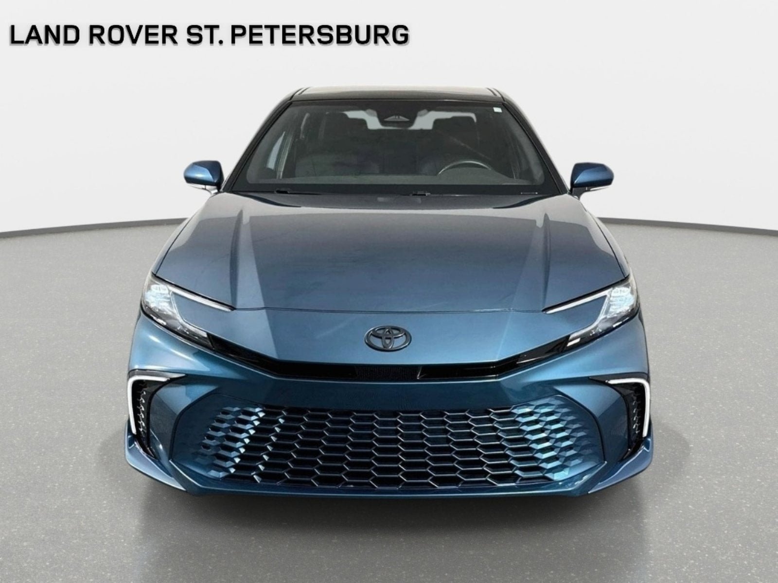 Used 2025 Toyota Camry XSE FWD image 2