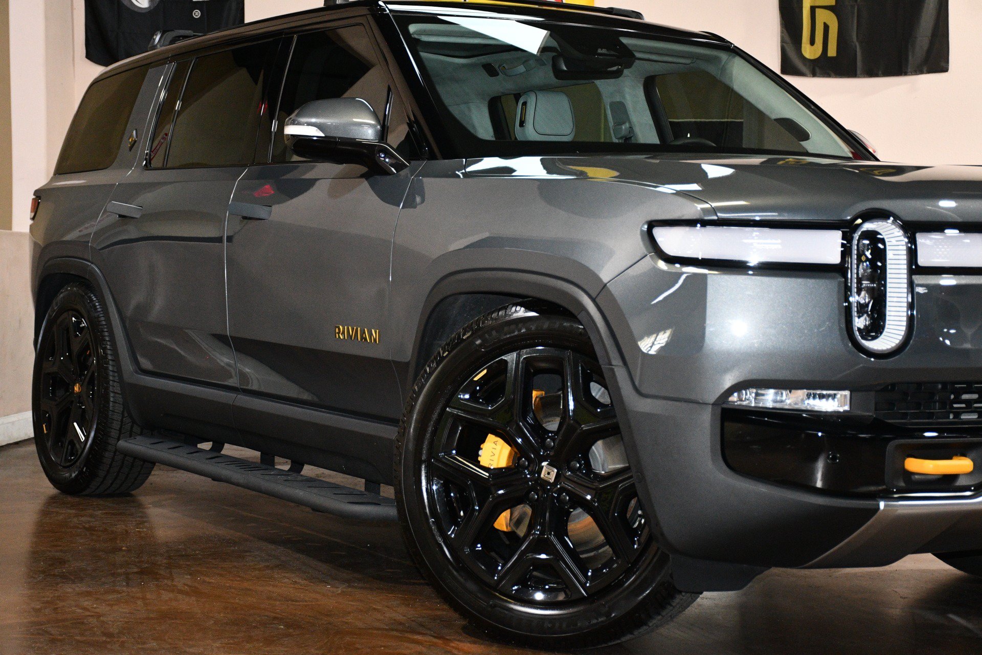 Used 2023 Rivian R1S Launch Edition Quad AWD/4WD image 53