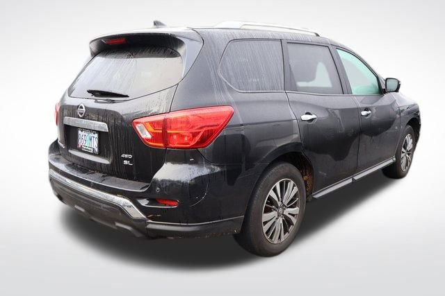 Used 2019 Nissan Pathfinder SL image 2