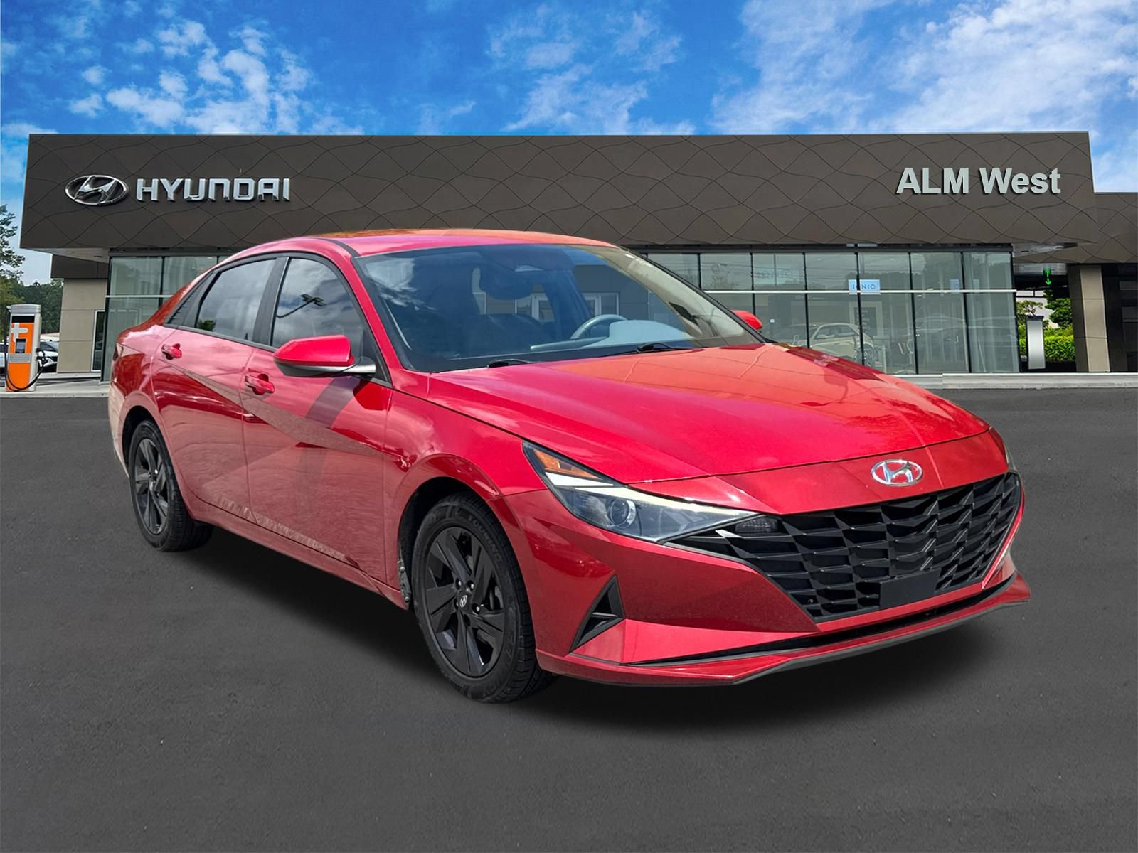 Used 2022 Hyundai Elantra SEL w/ Convenience Package FWD image 3