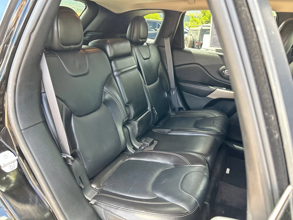 Used 2017 Jeep Cherokee Limited AWD/4WD image 20