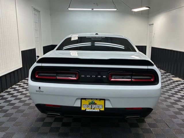 Used 2023 Dodge Challenger SXT image 5