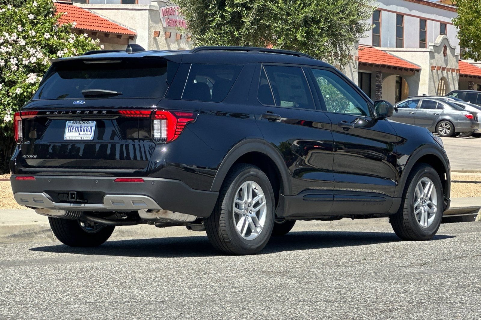 New 2026 Ford Explorer Active w/ Active Comfort Package RWD image 4
