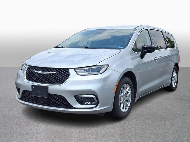 Used 2024 Chrysler Pacifica Touring-L