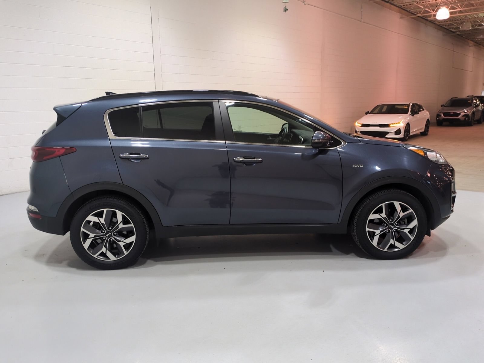 Used 2020 Kia Sportage EX w/ EX Technology Package AWD/4WD image 2