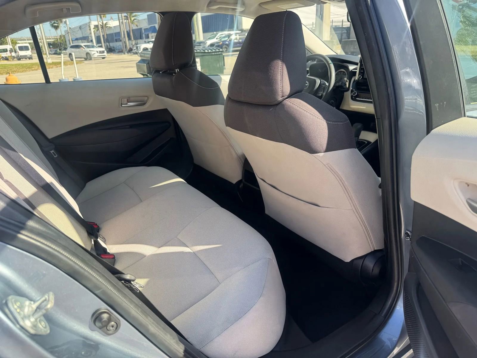 Used 2020 Toyota Corolla LE image 18