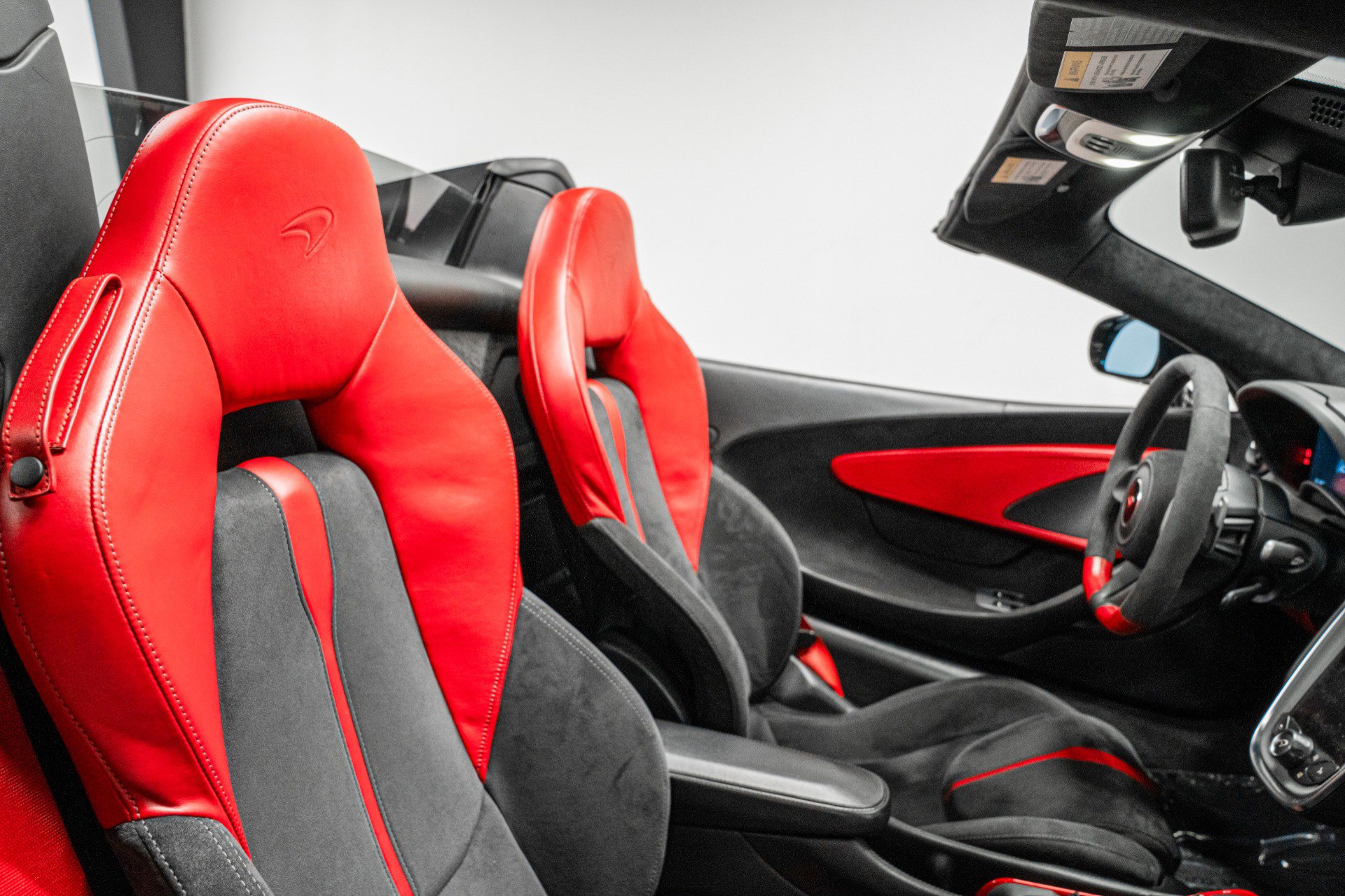 Used 2018 McLaren 570S Spider image 24