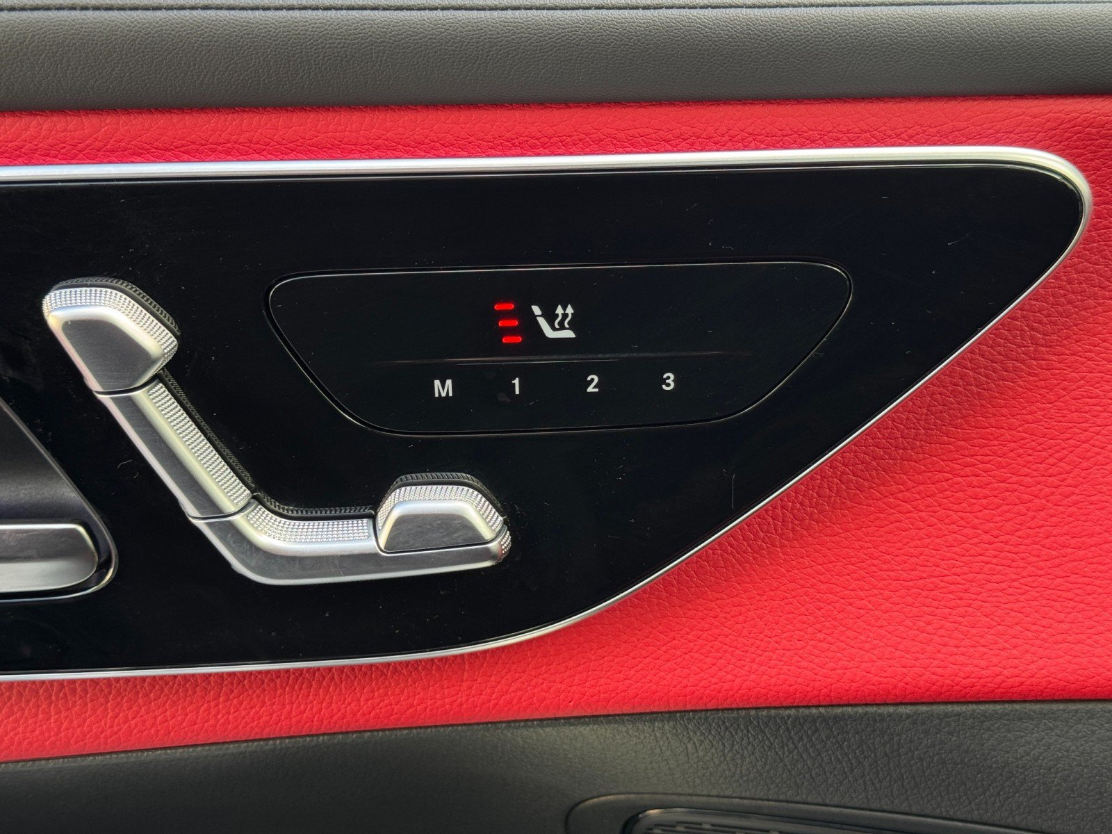 Used 2024 Mercedes-Benz GLC 43 AMG 4MATIC image 18