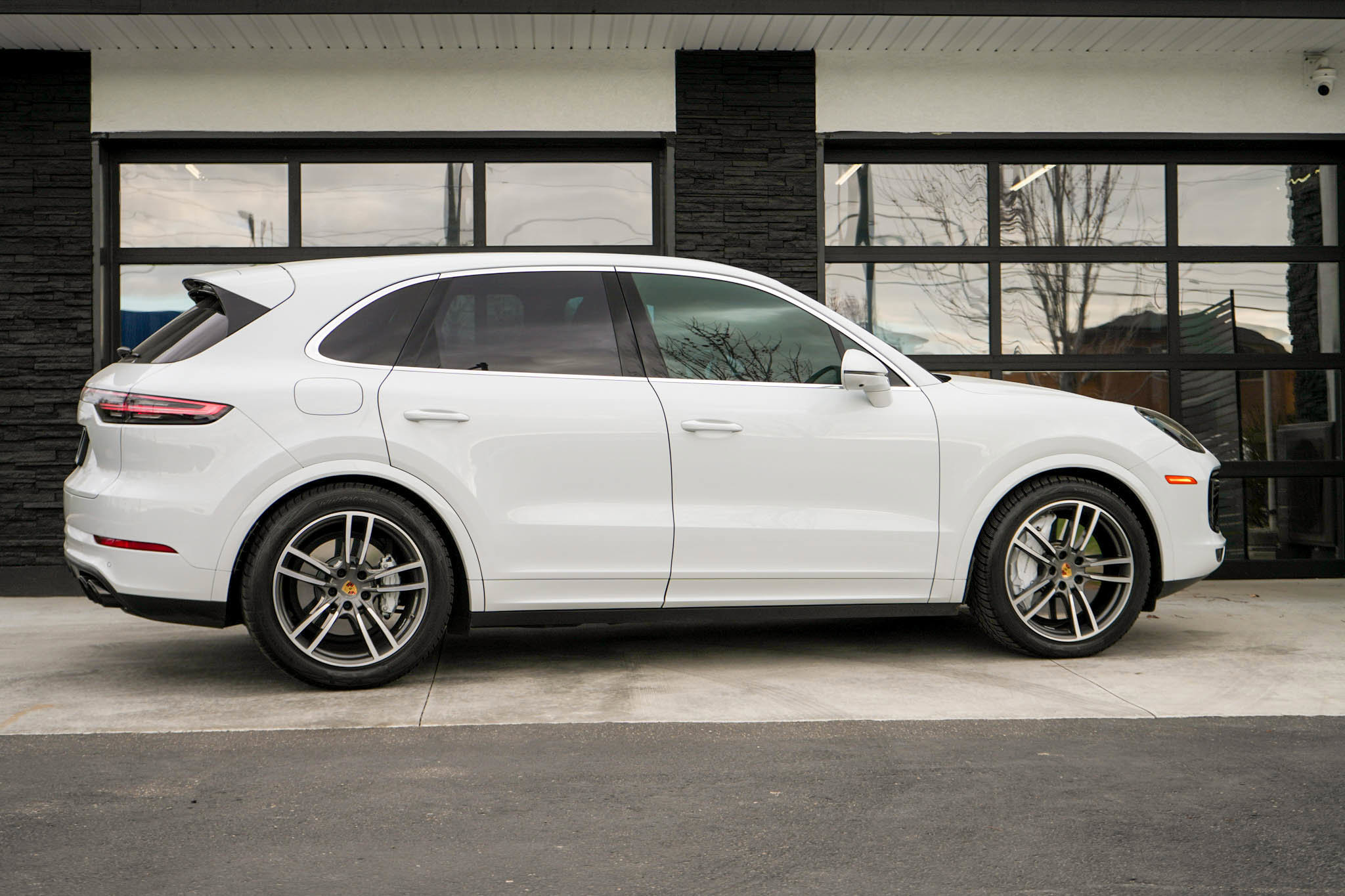 Used 2020 Porsche Cayenne Turbo AWD/4WD image 8