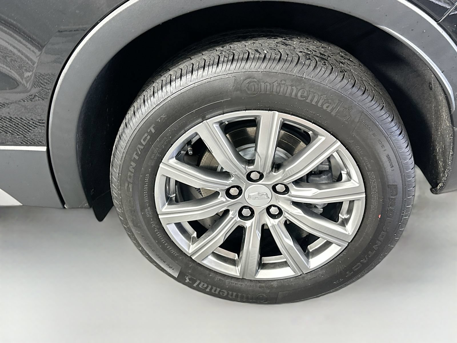 Used 2022 Cadillac XT4 Premium Luxury w/ Driver Awareness Package AWD/4WD image 29