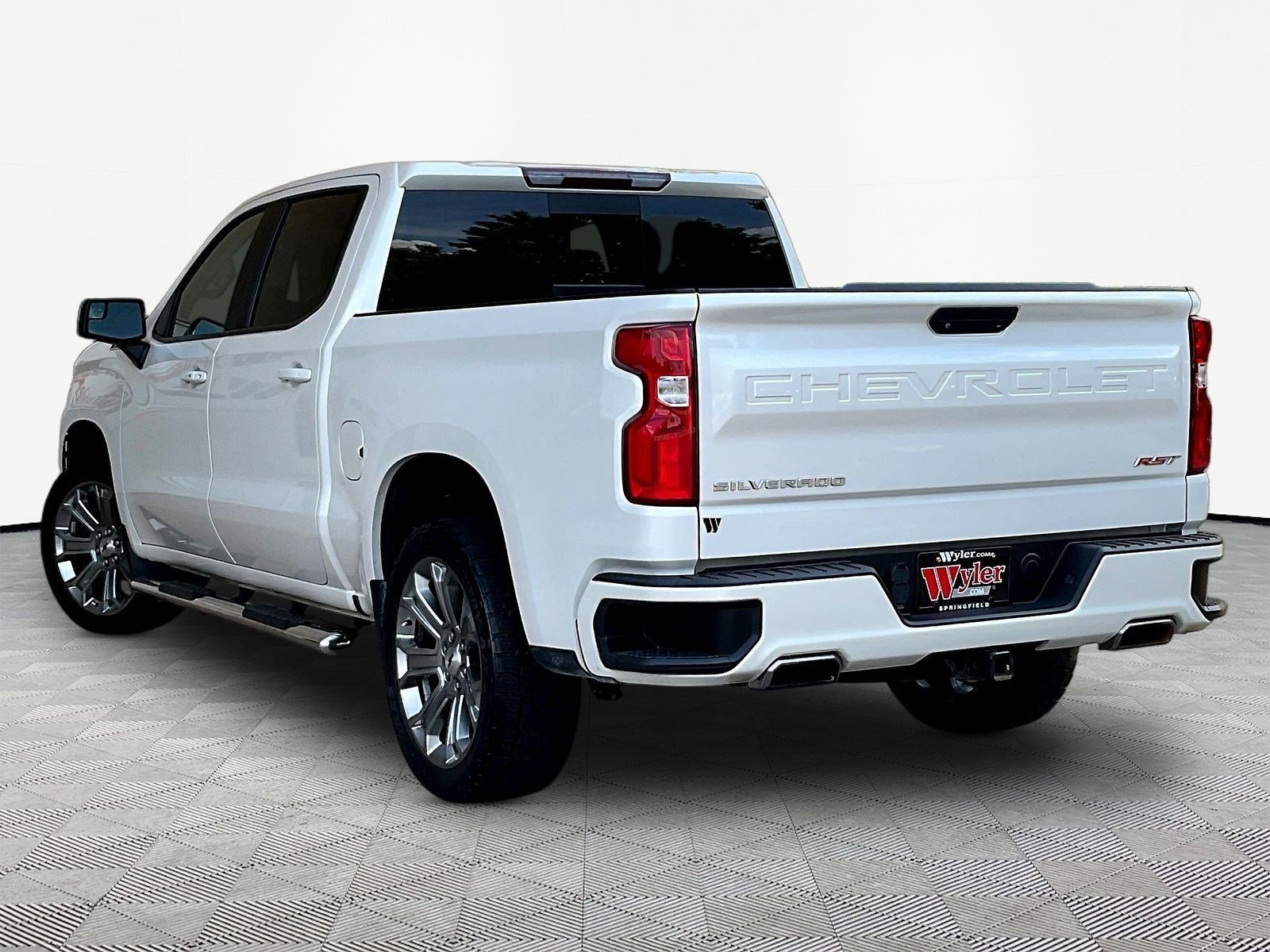Used 2020 Chevrolet Silverado 1500 RST AWD/4WD image 4