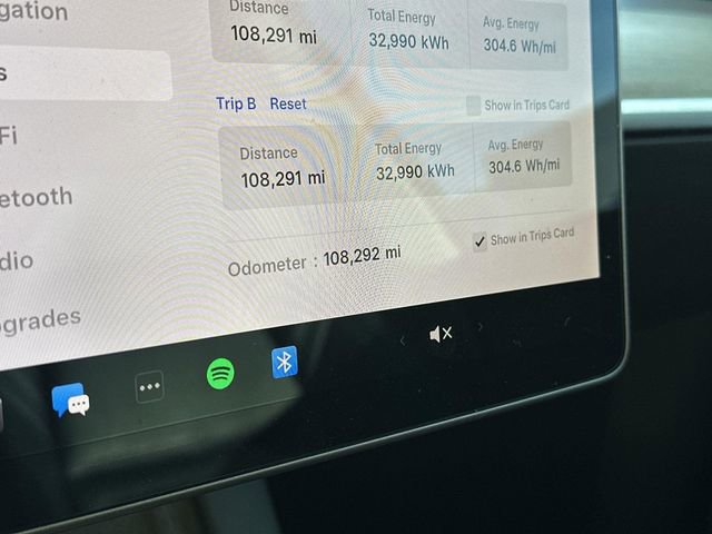 Used 2022 Tesla Model Y Performance image 11