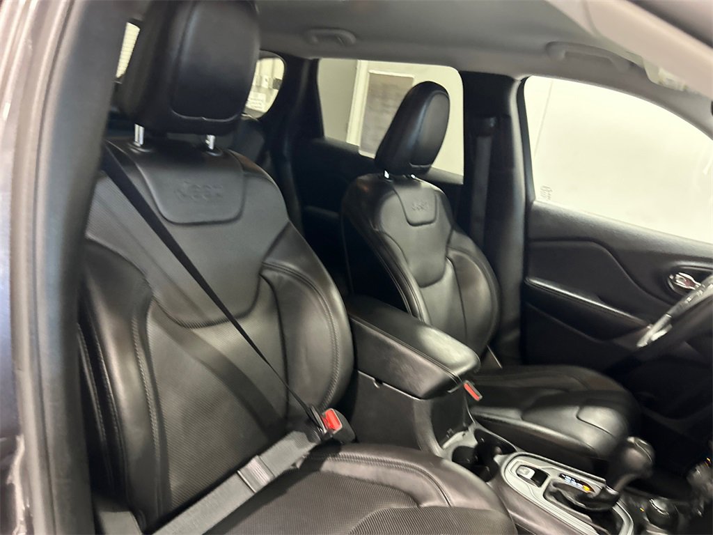 Used 2021 Jeep Cherokee Latitude Lux w/ Comfort/Convenience Group image 33