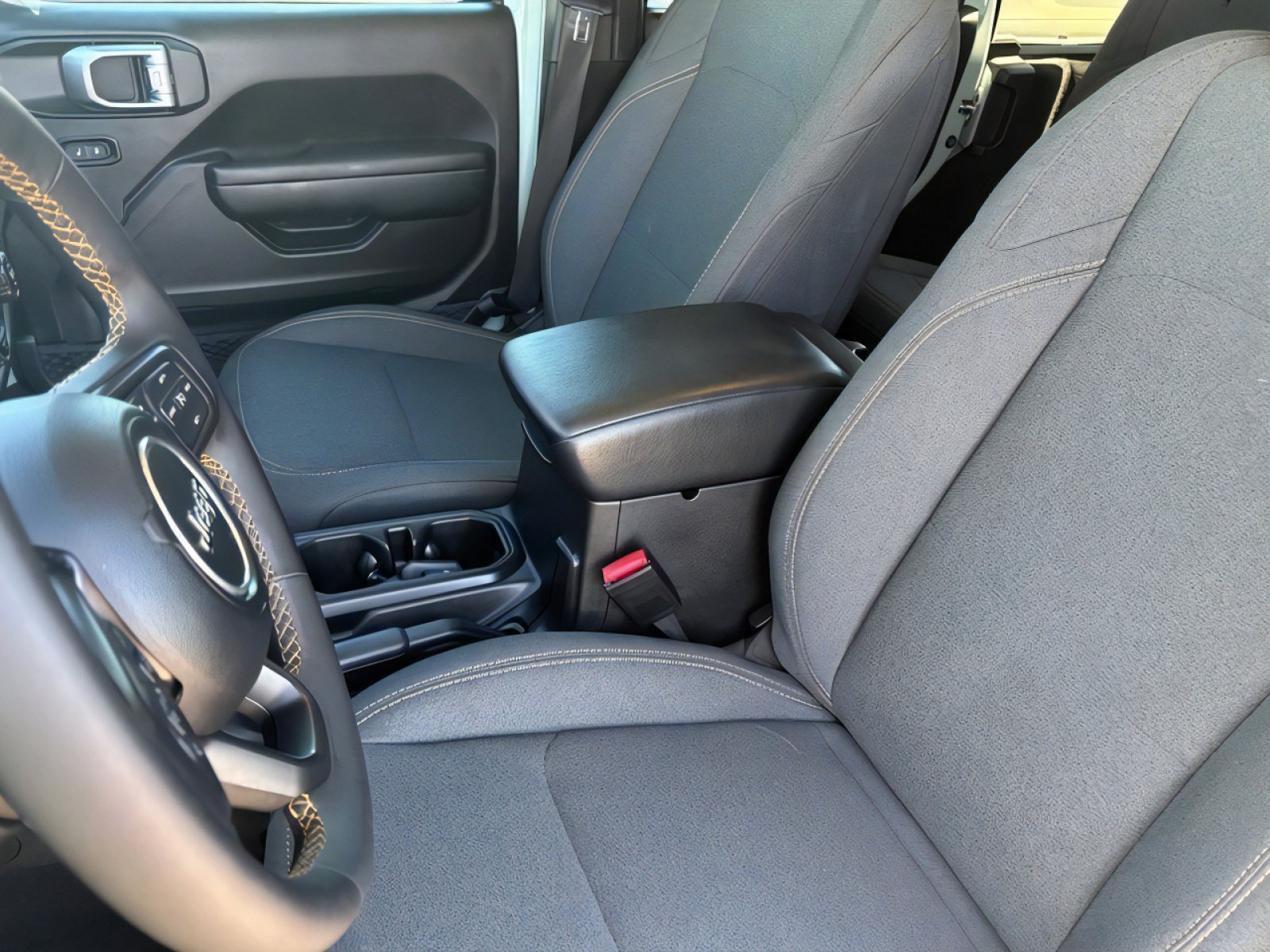 Used 2024 Jeep Wrangler Sport S image 16