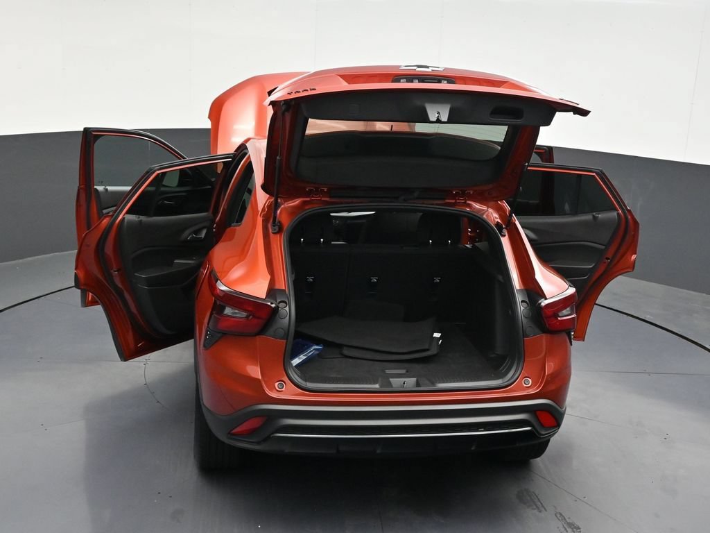 Used 2024 Chevrolet Trax RS FWD image 30