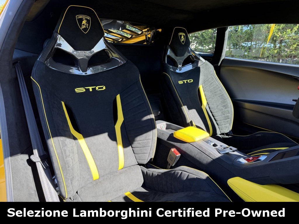 Used 2023 Lamborghini Huracan STO image 38
