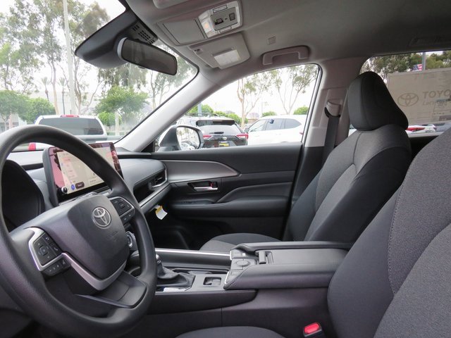 New 2026 Toyota Grand Highlander LE image 15