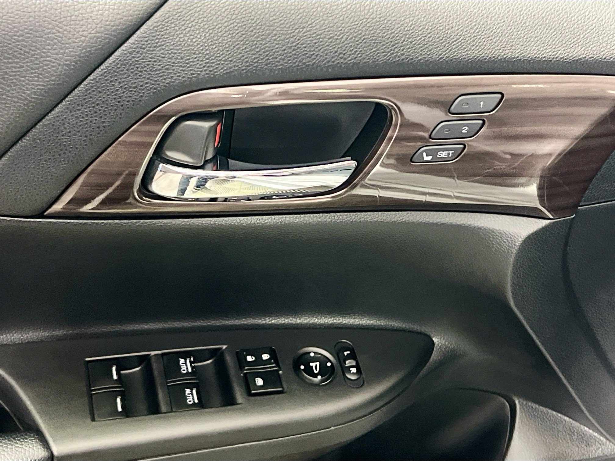 Used 2017 Honda Accord Touring image 16