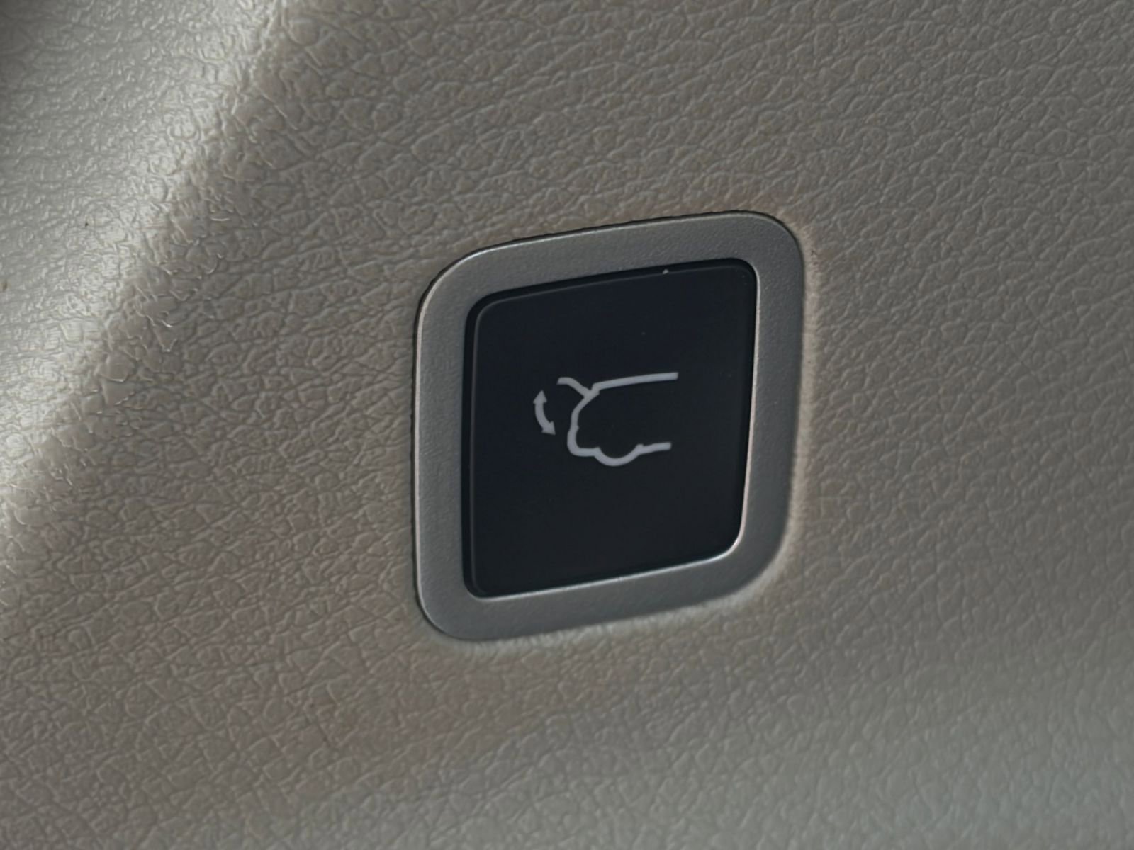 Used 2024 Chrysler Pacifica Touring-L image 21