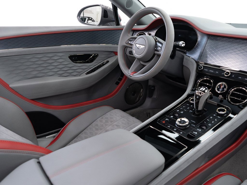 Used 2025 Bentley Continental GT Speed image 32
