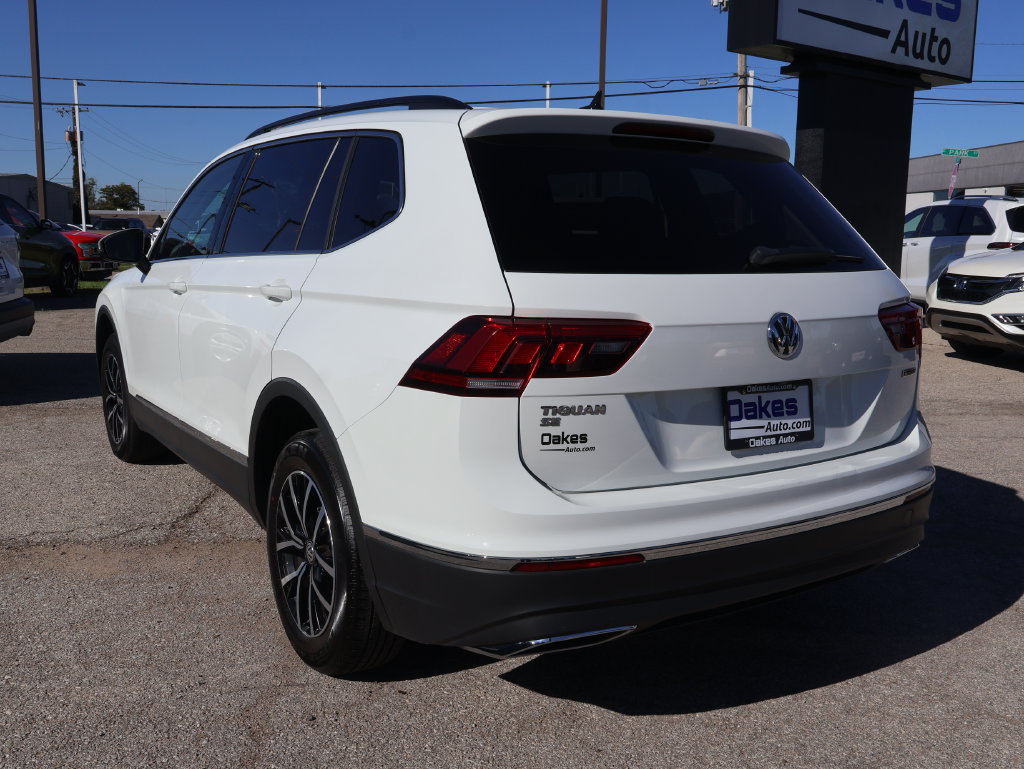 Used 2021 Volkswagen Tiguan SE w/ Panoramic Sunroof Package AWD/4WD image 4