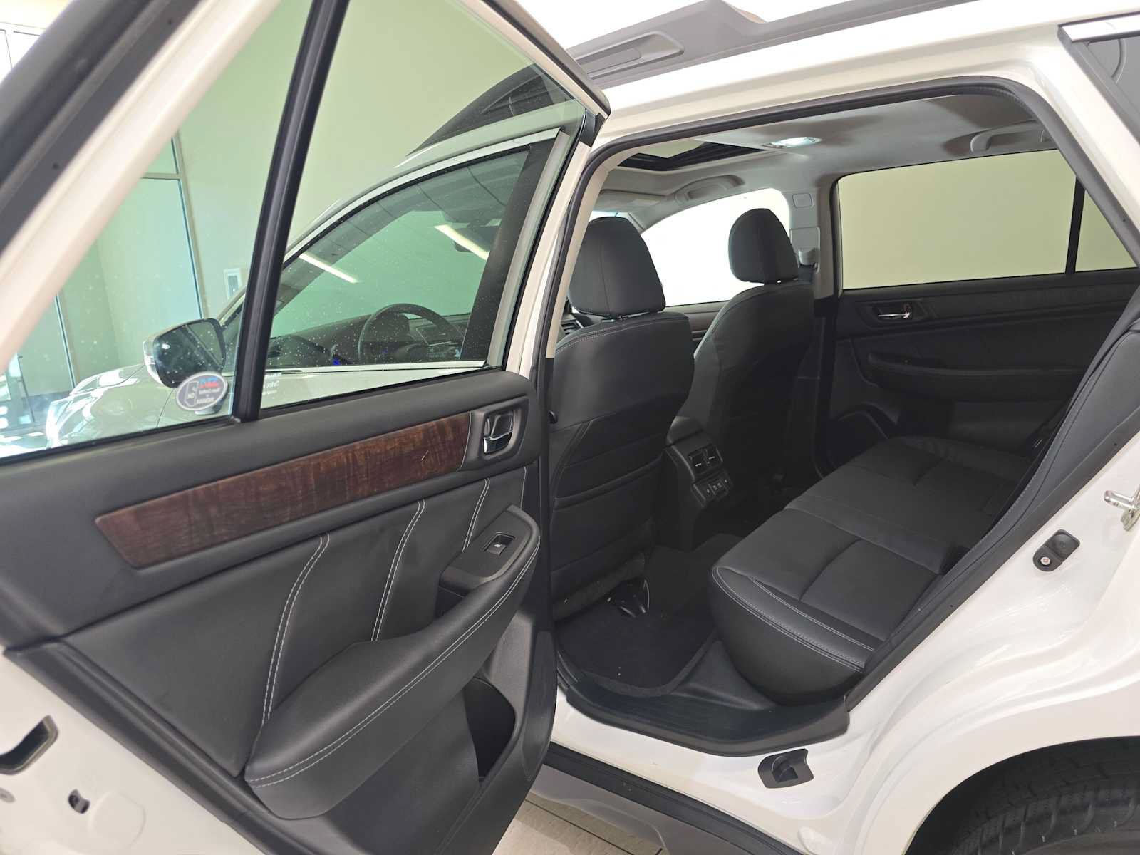 Used 2019 Subaru Outback 3.6R Limited w/ Popular Package #2 AWD/4WD image 24