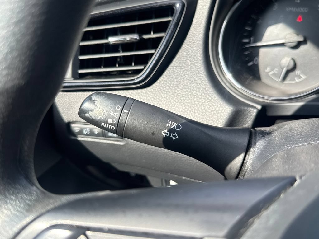Used 2020 Nissan Rogue S AWD/4WD image 48