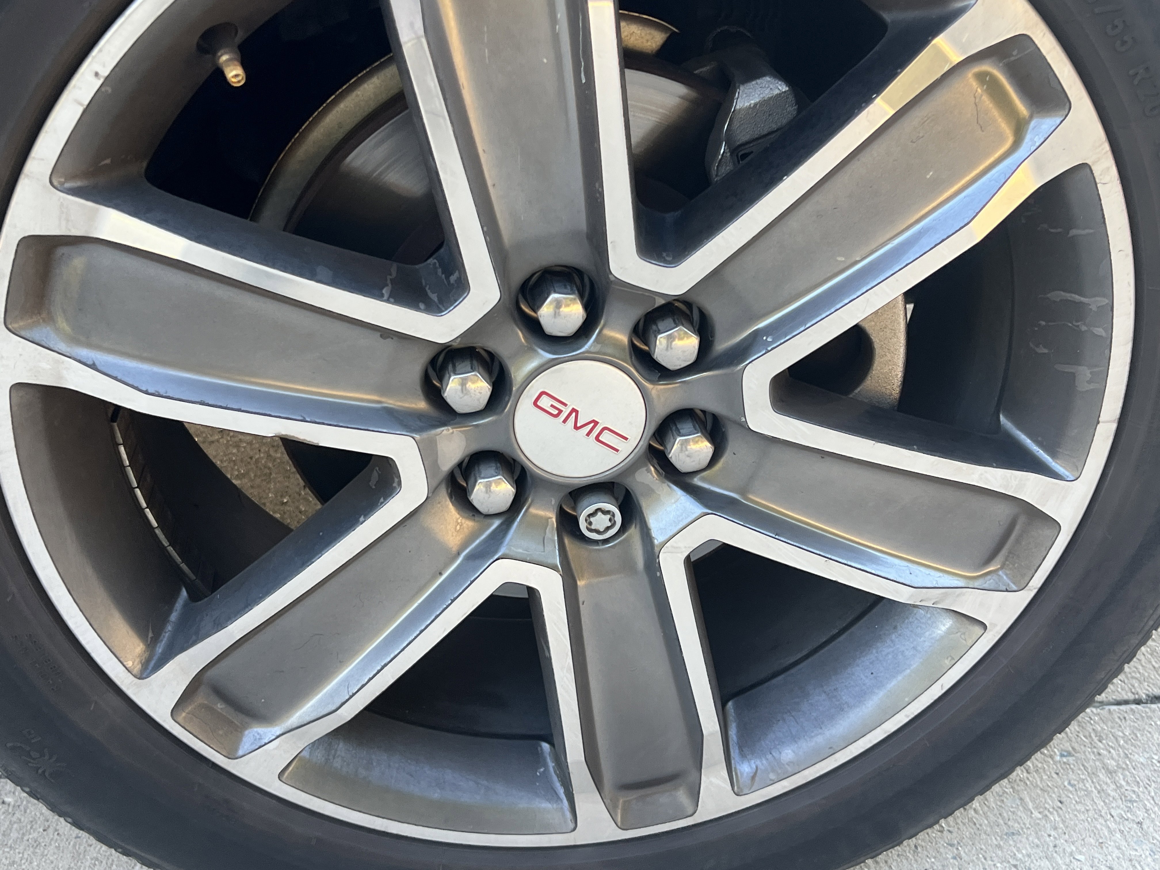 Used 2017 GMC Acadia Denali w/ Technology Package FWD image 12