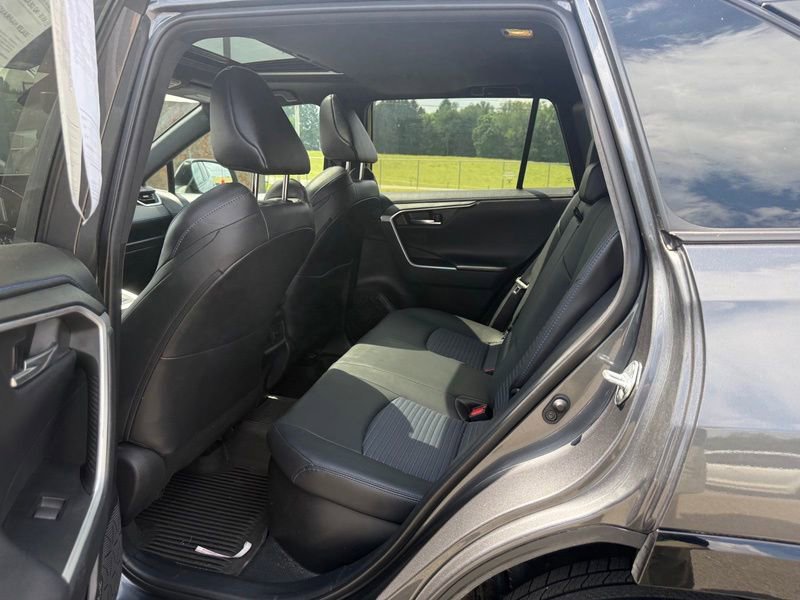 Used 2021 Toyota RAV4 XSE w/ XSE Grade Weather Package AWD/4WD image 11