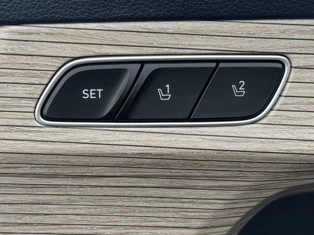 Used 2021 Hyundai Palisade Limited image 11