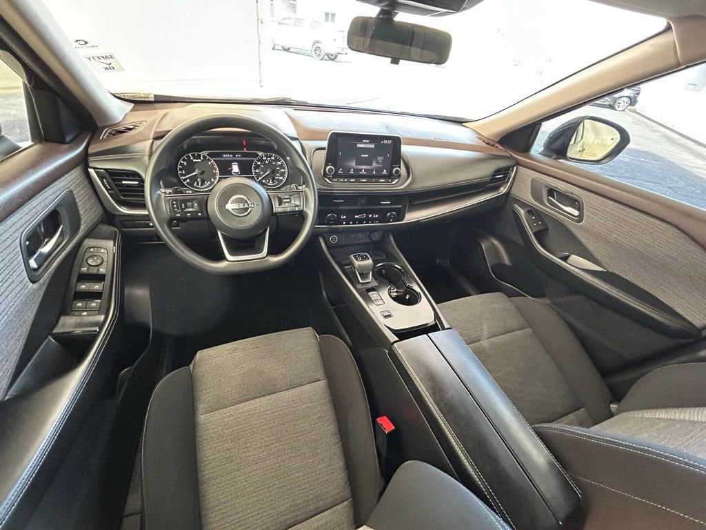 Used 2023 Nissan Rogue SV image 27